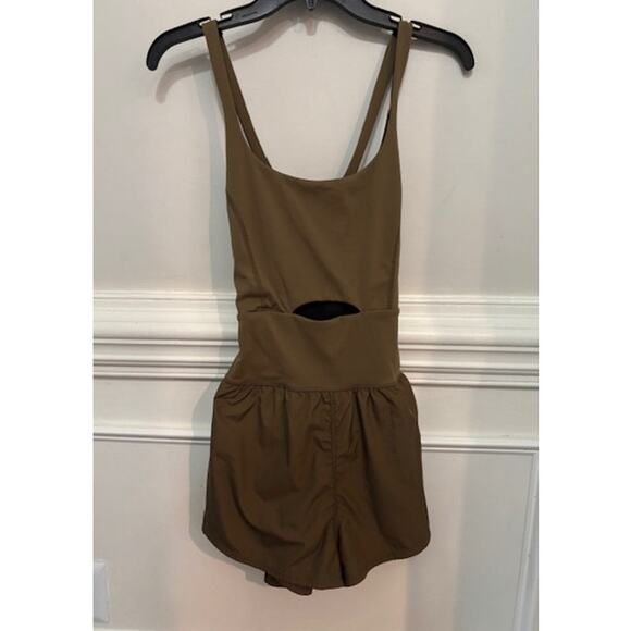Free People Righteous Runsie Romper Tea Leaves Medium One Piece Workout - Picture 2 of 7